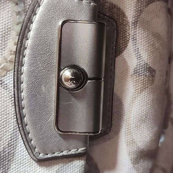 Coach Shimmery Signature Shoulder Bag Nwt - Picture 4 of 15